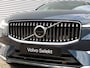 Volvo XC60 2.0 B5 Inscription Automaat / Panoramadak / Massage voorstoelen / Trekhaak / Luchtvering / Gelaagde ramen / Head-up Display / Alarm klasse 3