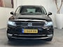 Volkswagen Tiguan 2.0 TSI 4MOTION HIGHLINE NAVIGATIE ADAPTIVE CRUISE CONTROL PANORAMA SCHUIF/KANTELDAK APPLE CARPLAY/ANDROID RIJSTROOKSENSOREN 360 CAMERA TREKHAAK ZEER MOOI !!