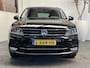 Volkswagen Tiguan 2.0 TSI 4MOTION HIGHLINE NAVIGATIE ADAPTIVE CRUISE CONTROL PANORAMA SCHUIF/KANTELDAK APPLE CARPLAY/ANDROID RIJSTROOKSENSOREN 360 CAMERA TREKHAAK ZEER MOOI !!