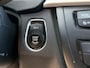 BMW 3-Serie 320i High Executive Automaat / 2e Eigenaar / Bi-Xenon / 18" Velgen / Navi / Clima / Dealer Onderhouden / PDC / Cruise