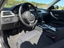 BMW 3-Serie 320i High Executive Automaat / 2e Eigenaar / Bi-Xenon / 18" Velgen / Navi / Clima / Dealer Onderhouden / PDC / Cruise