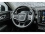 Volvo XC40 2.0 T4 Inscription | Trekhaak | Panoramadak | Achteruitrijcamera | BLIS | Cruise Control Adaptief | Elektrisch Verstelbare Voorstoelen | Navigatie | Apple Carplay | Android Auto | Keyless Entry | LED Koplampen Adaptief
