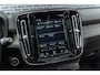 Volvo XC40 2.0 T4 Inscription | Trekhaak | Panoramadak | Achteruitrijcamera | BLIS | Cruise Control Adaptief | Elektrisch Verstelbare Voorstoelen | Navigatie | Apple Carplay | Android Auto | Keyless Entry | LED Koplampen Adaptief