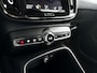 Volvo XC40 T2 Momentum | Park assist | Stoel- en Stuurverwarming | Cruise control | Navigatie