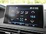 Peugeot 3008 1.2T Automaat Blue Lease Premium | Trekhaak | 19 inch lichtmetalen velgen | Elektrisch bedienbare kofferbakklep | Navigatie | Achteruitrijcamera | Draadloze telefoonlader | Keyless entry en start