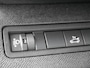 Peugeot 3008 1.2T Automaat Blue Lease Premium | Trekhaak | 19 inch lichtmetalen velgen | Elektrisch bedienbare kofferbakklep | Navigatie | Achteruitrijcamera | Draadloze telefoonlader | Keyless entry en start
