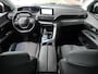 Peugeot 3008 1.2T Automaat Blue Lease Premium | Trekhaak | 19 inch lichtmetalen velgen | Elektrisch bedienbare kofferbakklep | Navigatie | Achteruitrijcamera | Draadloze telefoonlader | Keyless entry en start