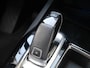 Peugeot 3008 1.2T Automaat Blue Lease Premium | Trekhaak | 19 inch lichtmetalen velgen | Elektrisch bedienbare kofferbakklep | Navigatie | Achteruitrijcamera | Draadloze telefoonlader | Keyless entry en start