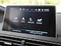 Peugeot 3008 1.2T Automaat Blue Lease Premium | Trekhaak | 19 inch lichtmetalen velgen | Elektrisch bedienbare kofferbakklep | Navigatie | Achteruitrijcamera | Draadloze telefoonlader | Keyless entry en start
