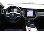 Volvo S90 T4 Automaat Momentum+ | Dealeronderhouden | Pilot Assist & Adaptive Cruise Control | Dodehoekdetectie met correctie | Parkeersensoren voor & achter | Apple Carplay & Android Auto | Lederen bekleding | Rijstrookdetectie met correctie | Voorstoelen verwarmd | Verkeersbord detectie | uitwijk assistent |