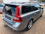 Volvo V70 2.5FT R-Design 230PK LEER / XENON / TREKHAAK / PDC