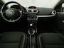 Renault Clio Estate 1.2 TCE Collection (AIRCO, ELEK RAMEN, CRUISE, SPORTSTOELEN, GETINT GLAS, LM VELGEN, NIEUWSTAAT)