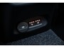 Volvo EX40 Single Motor Extended Range Ultra Black Ed. 82 kWh | Black Edition | Europa | Schuif-/Kanteldak | Harman Kardon Audio | Adaptieve Cruise Control | Stuur-/Stoelverwarming V+A | Warmtepomp | Getint Glas |
