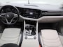 Volkswagen Touareg 3.0 TSi eHybrid 4MOTION Elegance 381 PK| Dealeronderhouden | Luchtvering | Panoramadak | Leder | Navigatie | 360 Camera | Stoelverwarming
