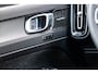 Volvo EX40 Single Motor Extended Range Ultra Black Ed. 82 kWh | Black Edition | Europa | Schuif-/Kanteldak | Harman Kardon Audio | Adaptieve Cruise Control | Stuur-/Stoelverwarming V+A | Warmtepomp | Getint Glas |