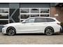 BMW 3-Serie 330e xDrive M Sport LCI | Facelift | Shadow | Trekhaak | Widescreen | Hifi | Camera | 19' inch |