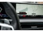 BMW 3-Serie 330e xDrive M Sport LCI | Facelift | Shadow | Trekhaak | Widescreen | Hifi | Camera | 19' inch |