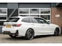 BMW 3-Serie 330e xDrive M Sport LCI | Facelift | Shadow | Trekhaak | Widescreen | Hifi | Camera | 19' inch |
