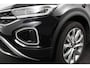 Volkswagen T-Roc 1.5 TSI DSG Style Navigatie Wireless App connect Adaptive Cruise Control Park Assist Camera Parkeersensoren IQ Drive pakket Stoel- en stuurwielverwarming Virtual cockpit Elektrische achterklep Full LED koplampen