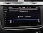 Volkswagen Tiguan 1.5 TSi 150 Pk Automaat R-Line | Black Style | Head UP | 360 Camera | Stuur/Stoelverwarming | Panoramadak | Harm/Kardon Audio | Trekhaak | 20 Inch | 42.457 Km !!