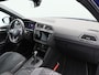Volkswagen Tiguan 1.5 TSi 150 Pk Automaat R-Line | Black Style | Head UP | 360 Camera | Stuur/Stoelverwarming | Panoramadak | Harm/Kardon Audio | Trekhaak | 20 Inch | 42.457 Km !!