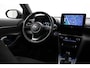 Toyota Yaris Cross 1.5 Hybrid Dynamic | Dodehoek detectie | Parkeersensoren voor/achter | Apple Carplay / Android Auto | Stoel-/stuurverwarming | Adaptive Cruise | Full LED | Keyless | Clima | Camera | 17 inch | ALL SEASON
