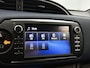 Toyota Yaris 1.5 Hybrid Bi-Tone | Navigatie | Dealer Onderhouden | Camera | Climate Control | sl 131