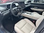 Mazda 6e Takumi Business Edition 68.8 kWh | €3.500,- voorraad voordeel | | Rondomzicht camera | stoel en stuur verwarming | Warm Beige interieur | Panoramisch dak afsluitbaar |
