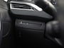 Peugeot 2008 1.2 PureTech Allure Sport (APPLE CARPLAY, NAVIGATIE, CAMERA, CLIMATE, SPORTSTOELEN, LEDER, GETINT GLAS, CRUISE, TREKHAAK, NIEUWSTAAT)