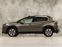 Peugeot 2008 1.2 PureTech Allure Sport (APPLE CARPLAY, NAVIGATIE, CAMERA, CLIMATE, SPORTSTOELEN, LEDER, GETINT GLAS, CRUISE, TREKHAAK, NIEUWSTAAT)