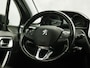 Peugeot 2008 1.2 PureTech Allure Sport (APPLE CARPLAY, NAVIGATIE, CAMERA, CLIMATE, SPORTSTOELEN, LEDER, GETINT GLAS, CRUISE, TREKHAAK, NIEUWSTAAT)