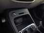 Renault Captur 1.2 TCe Initiale Paris (PANORAMADAK, NAVIGATIE, LEDER, STOELVERWARMING, CLIMATE, CAMERA, SPORTSTOELEN, GETINT GLAS, CRUISE, NIEUWSTAAT)