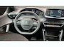 Peugeot e-2008 EV Active Pack 50 kWh | Navigatie | Camera | Apple Carplay / Android Auto | SOH 97,56% | Achterbank in delen neerklapbaar | Achteruitrijcamera | Airco (automatisch)