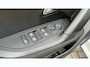 Peugeot e-2008 EV Active Pack 50 kWh | Navigatie | Camera | Apple Carplay / Android Auto | SOH 97,56% | Achterbank in delen neerklapbaar | Achteruitrijcamera | Airco (automatisch)