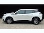 Peugeot e-2008 EV Active Pack 50 kWh | Navigatie | Camera | Apple Carplay / Android Auto | SOH 97,56% | Achterbank in delen neerklapbaar | Achteruitrijcamera | Airco (automatisch)
