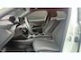 Peugeot e-2008 EV Active Pack 50 kWh | Navigatie | Camera | Apple Carplay / Android Auto | SOH 97,56% | Achterbank in delen neerklapbaar | Achteruitrijcamera | Airco (automatisch)