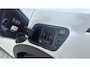 Peugeot e-2008 EV Active Pack 50 kWh | Navigatie | Camera | Apple Carplay / Android Auto | SOH 97,56% | Achterbank in delen neerklapbaar | Achteruitrijcamera | Airco (automatisch)