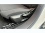 Peugeot e-2008 EV Active Pack 50 kWh | Navigatie | Camera | Apple Carplay / Android Auto | SOH 97,56% | Achterbank in delen neerklapbaar | Achteruitrijcamera | Airco (automatisch)