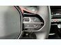 Peugeot e-2008 EV Active Pack 50 kWh | Navigatie | Camera | Apple Carplay / Android Auto | SOH 97,56% | Achterbank in delen neerklapbaar | Achteruitrijcamera | Airco (automatisch)