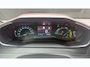 Peugeot e-2008 EV Active Pack 50 kWh | Navigatie | Camera | Apple Carplay / Android Auto | SOH 97,56% | Achterbank in delen neerklapbaar | Achteruitrijcamera | Airco (automatisch)