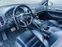 Porsche Cayenne 3.0 S E-Hybrid | Pano | Sport Chrono | Luchtvering | Porsche onderhouden | NL-auto | Adaptieve sportstoelen