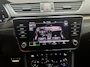 Skoda Superb Combi 1.4 TSI iV Sportline Business Automaat SoH 95,47% | Achteruitrijcamera | Cruise & climate control | Extra getint glas | LED verlichting | Standkachel | Stoelverwarming | Parkeersensoren voor en achter