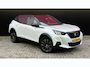 Peugeot 2008 1.2 PureTech GT Pack | Apple Carplay / Android Auto | Focal geluid | Navigatie | Stoelverwarming | Adaptieve Cruise | Alcantara bekleding | Achterbank in delen neerklapbaar | Achteruitrijcamera | Afwijkende dakkleur