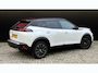 Peugeot 2008 1.2 PureTech GT Pack | Apple Carplay / Android Auto | Focal geluid | Navigatie | Stoelverwarming | Adaptieve Cruise | Alcantara bekleding | Achterbank in delen neerklapbaar | Achteruitrijcamera | Afwijkende dakkleur