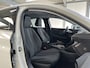 Peugeot e-208 EV Allure Pack 50 kWh | Stoelverwarming | Navi | Camera | Parelmoerwit