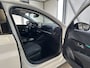 Peugeot e-208 EV Allure Pack 50 kWh | Stoelverwarming | Navi | Camera | Parelmoerwit