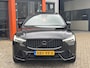 Volvo XC60 2.0 T6 Plug-in hybrid AWD Plus Black Edition Long Range / Google Maps Navi / Camera / Allseason Banden / Schuifkanteldak /