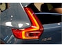 Volvo XC40 1.5 T5 Plug-in Hybrid 193kW/262pk DCT7 Plus Dark HARMAN/KARDON + EL.TREKHAAK + ADAPT.CRUISE + PILOT ASSIST + STOEL-&STUURVERWARMING + BLIS + LANE ASSIST + ACHTERUITRIJCAMERA + KEYLESS ENTRY&GO + POWER SEATS + PARKSENSOREN V&A + 19” LM-VELGEN!!