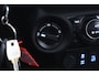 Toyota Hilux 2.4 D-4D Xtra Cab Professional | Stoelverwarming | Trekhaak | Parkeercamera | Roll-bar |