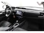 Toyota Hilux 2.4 D-4D Xtra Cab Professional | Stoelverwarming | Trekhaak | Parkeercamera | Roll-bar |